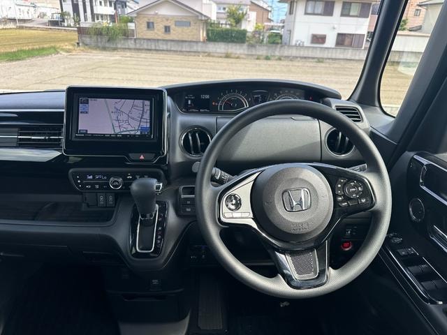 Honda N-BOX CUSTOM 2023 — фото автомобиля 1