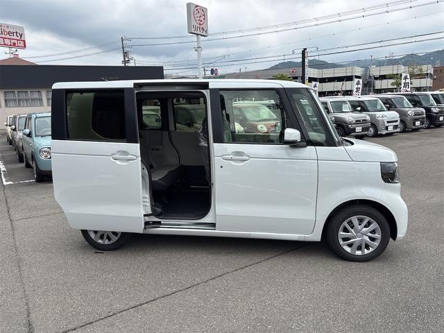 Honda N-BOX 2026 — фото автомобиля 1