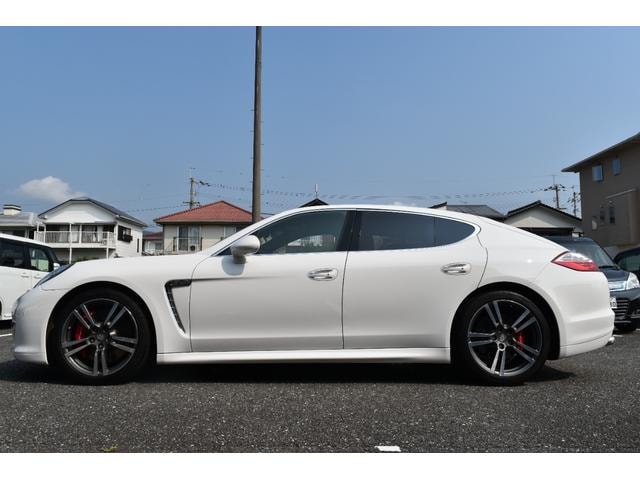 Porsche PANAMERA 2011 — фото автомобиля 1