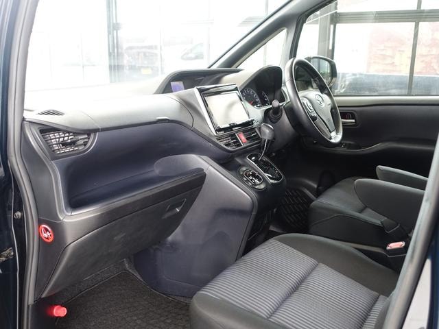 Toyota VOXY 2014 — фото автомобиля 1