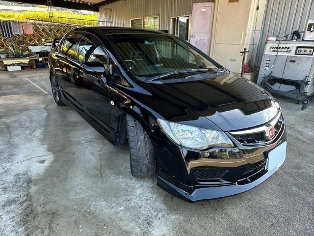Honda CIVIC 2010 — фото автомобиля 1