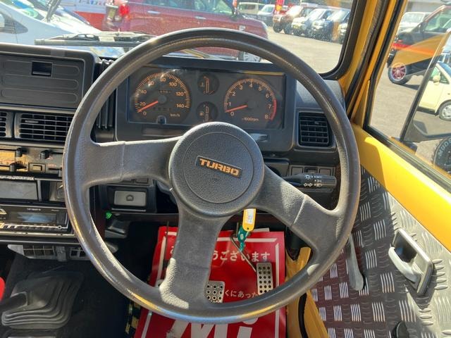 Suzuki JIMNY 1991 — фото автомобиля 1