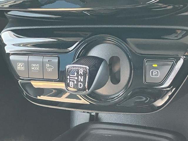 Toyota PRIUS 2019 — фото автомобиля 1