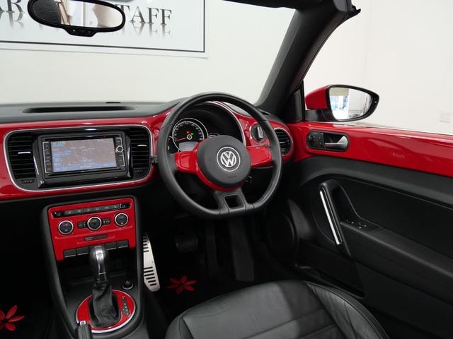 Volkswagen THE BEETLE CABRIOLET 2013 — фото автомобиля 1