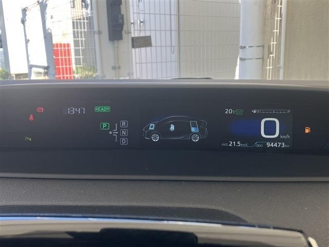 Toyota PRIUS 2018 — фото автомобиля 1