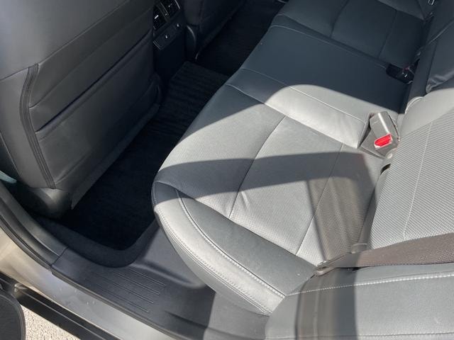 Subaru LEGACY OUTBACK 2015 — фото автомобиля 1