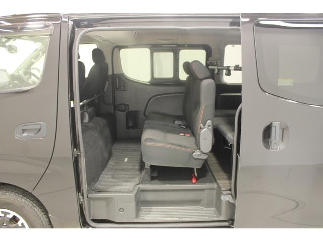 Nissan NV350CARAVAN VAN 2021 — фото автомобиля 1