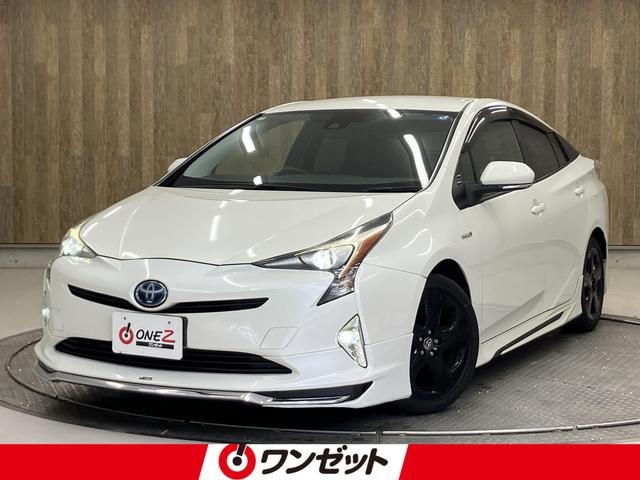 Toyota PRIUS 2017 — фото автомобиля 1