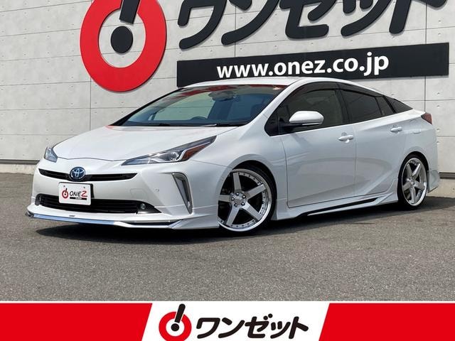 Toyota PRIUS 2021 — фото автомобиля 1
