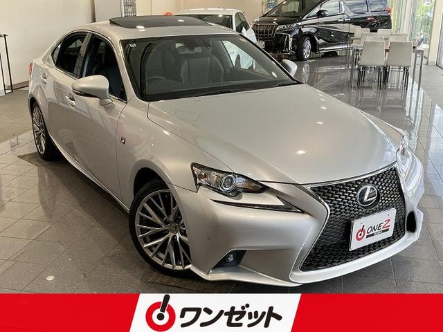Lexus IS 2015 — фото автомобиля 1