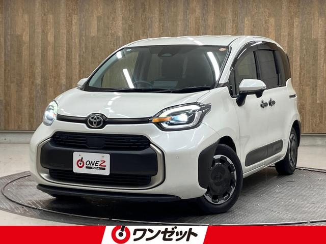 Toyota SIENTA 2022 — фото автомобиля 1