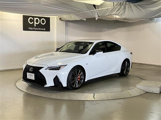 Lexus IS 2022 — фото автомобиля