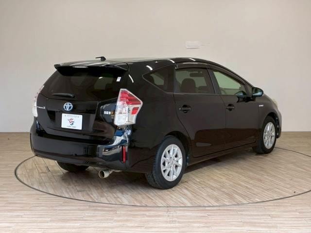 Toyota PRIUS ALPHA 2015 — фото автомобиля 1