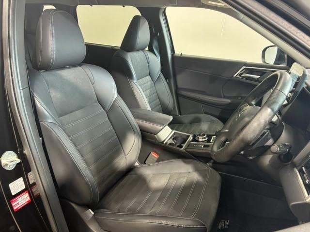 Mitsubishi OUTLANDER PHEV 2023 — фото автомобиля 1