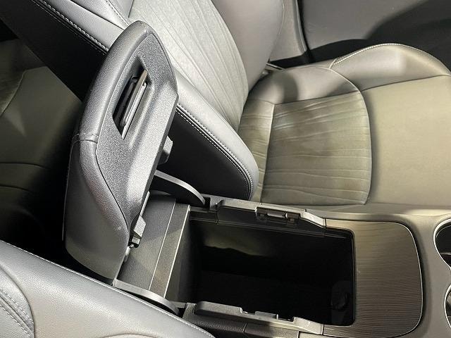 Toyota HARRIER 2022 — фото автомобиля 1