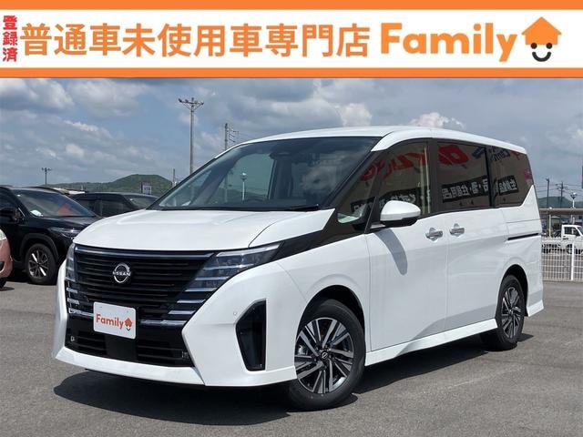Nissan SERENA 2026 — фото автомобиля 1