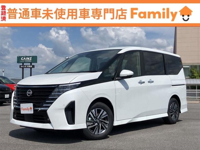 Nissan SERENA 2026 — фото автомобиля 1