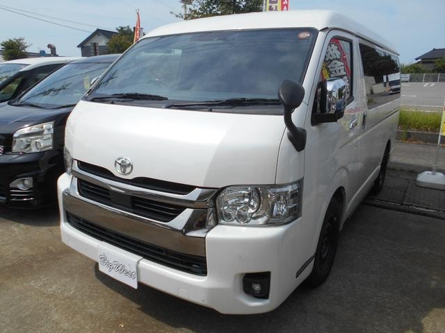 Toyota HIACE VAN 2023 — фото автомобиля