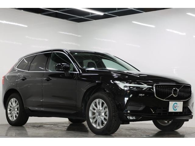 Volvo XC60 2018 — фото автомобиля 1