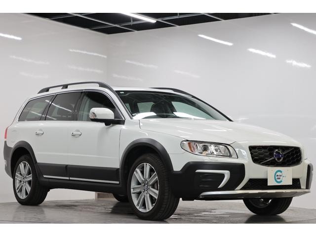 Volvo XC70 2016 — фото автомобиля 1