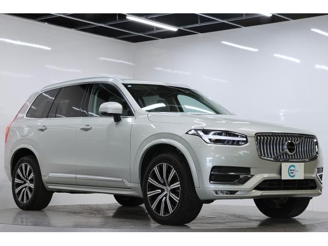 Volvo XC90 2022 — фото автомобиля 1