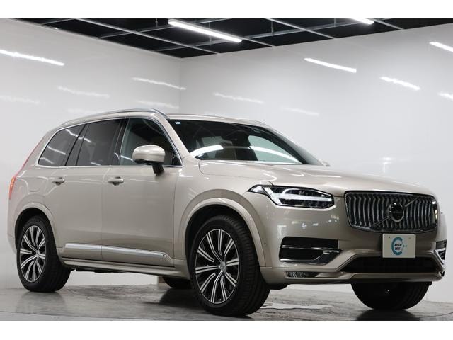 Volvo XC90 2022 — фото автомобиля