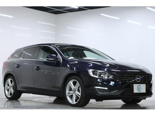 Volvo V60 2018 — фото автомобиля 1