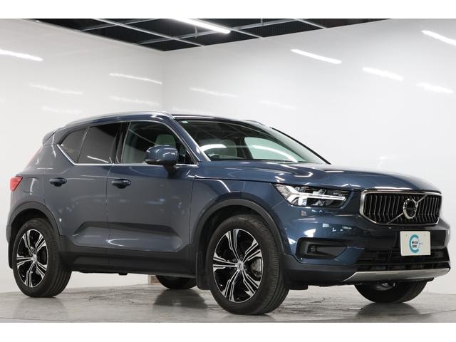 Volvo XC40 2022 — фото автомобиля 1