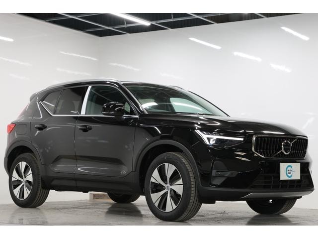 Volvo XC40 2026 — фото автомобиля 1