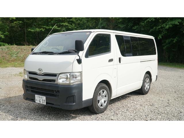 Toyota HIACE VAN 2010 — фото автомобиля 1