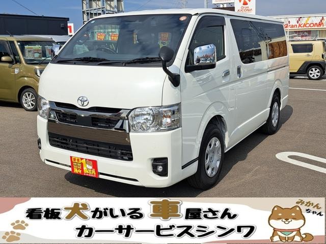 Toyota HIACE VAN 2025 — фото автомобиля
