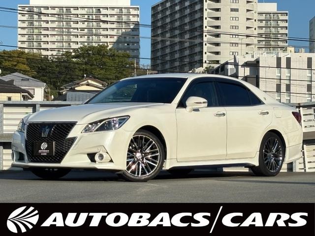 Toyota CROWN 2013 — фото автомобиля 1