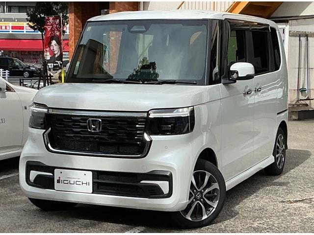 Honda N-BOX CUSTOM 2023 — фото автомобиля 1