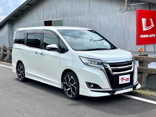 Toyota ESQUIRE 2020 — фото автомобиля 1