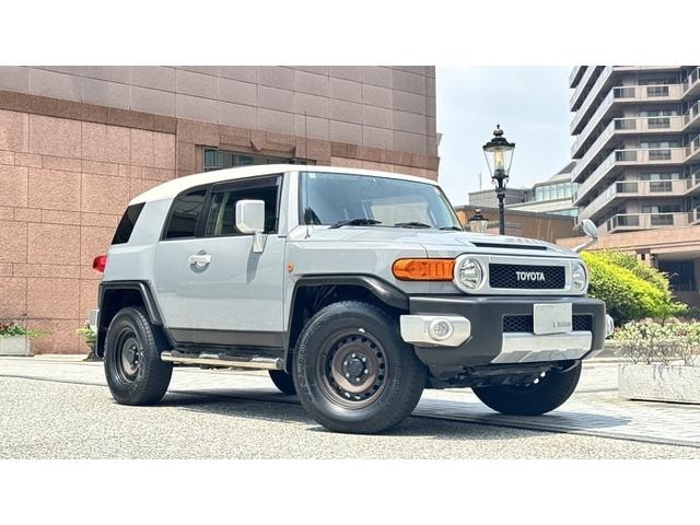 Toyota FJ CRUISER 2016 — фото автомобиля