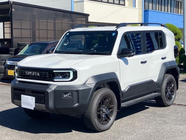 Toyota LAND CRUISER FJ 2026 — фото автомобиля