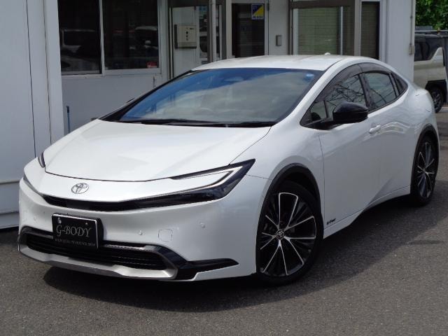 Toyota PRIUS 2025 — фото автомобиля 1