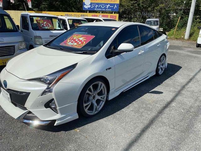 Toyota PRIUS 2016 — фото автомобиля