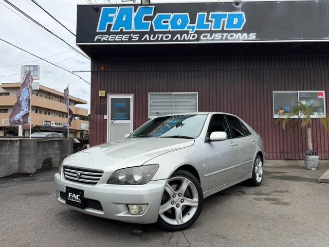 Toyota ALTEZZA 2001 — фото автомобиля 1
