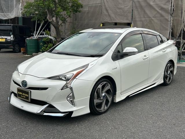 Toyota PRIUS 2016 — фото автомобиля 1