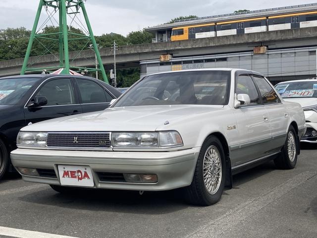 Toyota CRESTA 1990 — фото автомобиля 1