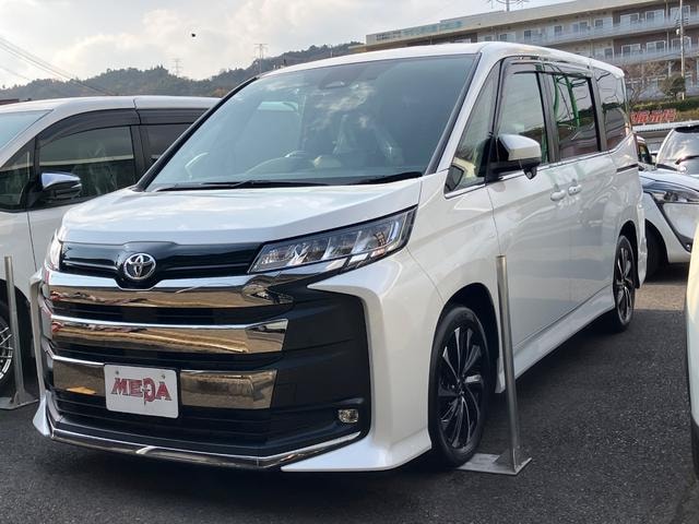 Toyota NOAH 2022 — фото автомобиля 1