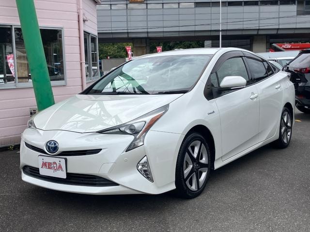 Toyota PRIUS 2018 — фото автомобиля 1