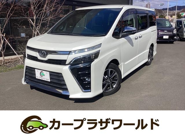Toyota VOXY 2018 — фото автомобиля 1