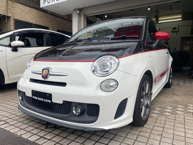 Abarth 500C 2011 — фото автомобиля 1