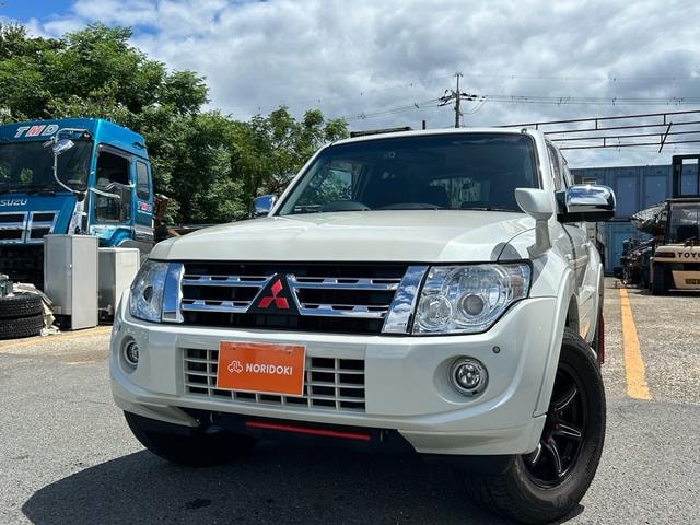 Mitsubishi PAJERO 2011 — фото автомобиля 1