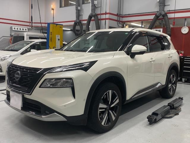 Nissan X-TRAIL 2023 — фото автомобиля 1