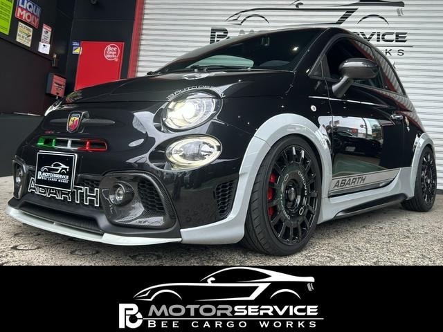 Abarth 695 70 ANNIVERSARIO 2021 — фото автомобиля