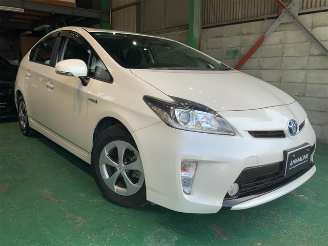 Toyota PRIUS 2015 — фото автомобиля 1