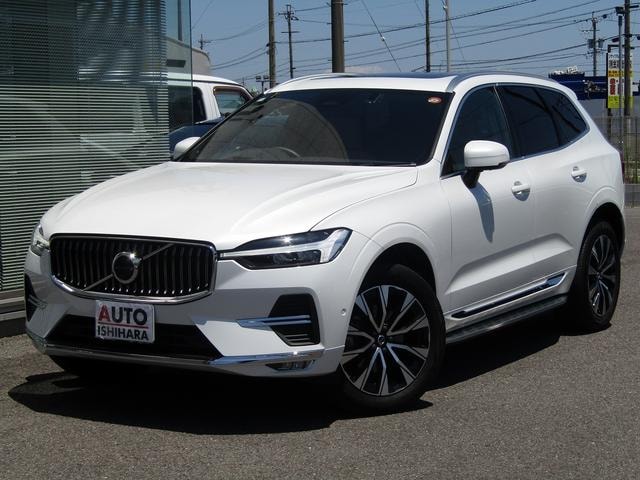 Volvo XC60 2022 — фото автомобиля 1